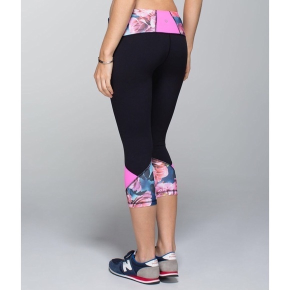 Lululemon Embody Crop Secret Garden Legging 4 - Picture 10 of 11